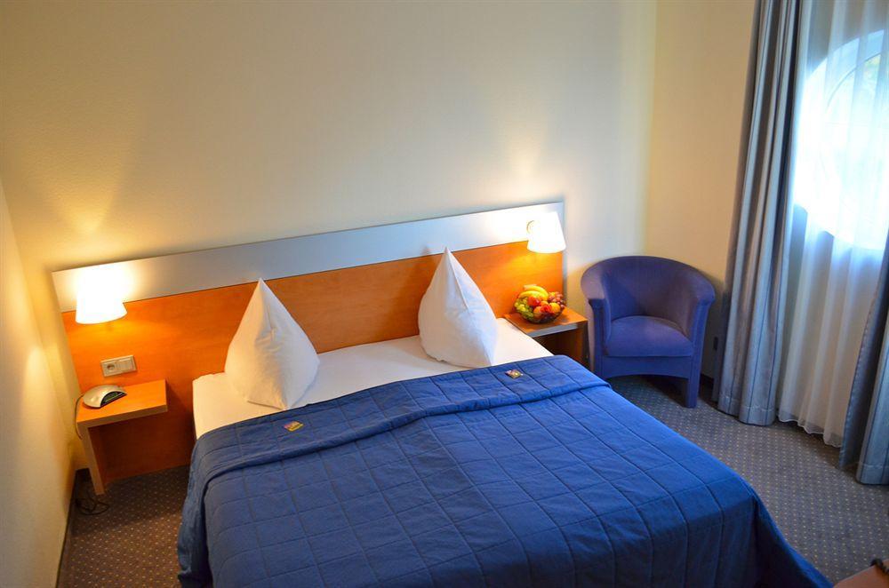 Senator Hotel Frankfurt nad Menem Zewnętrze zdjęcie